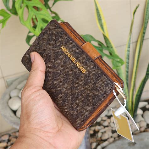 michael kors belt wallet sizing|Michael Kors bifold wallet women's.